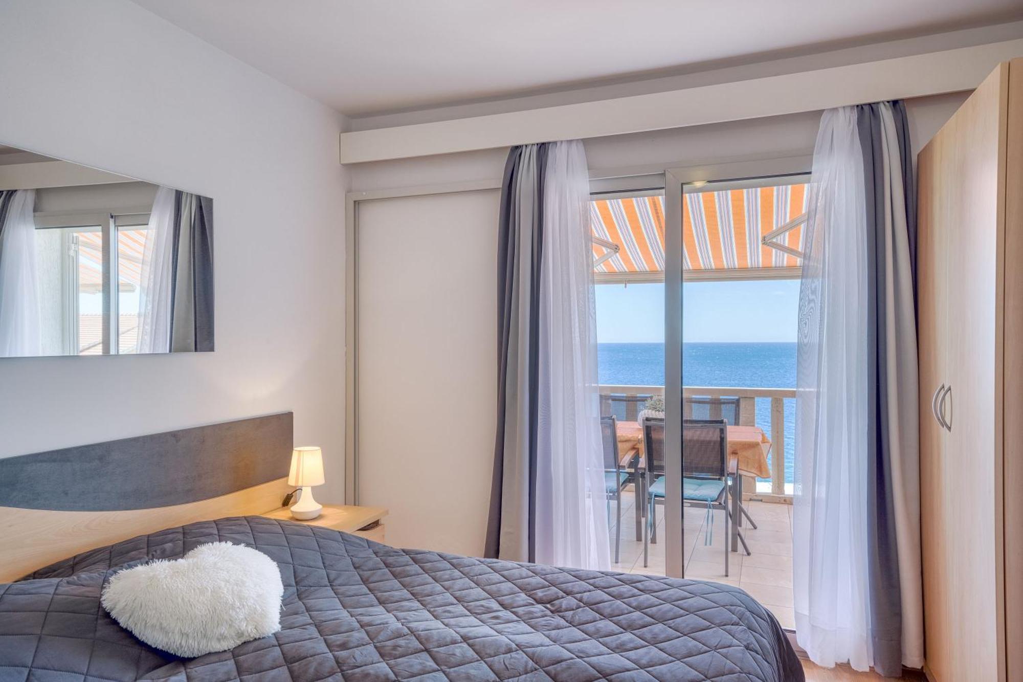 Apartmani Marelic - Sun Beach Zavalatica Eksteriør bilde